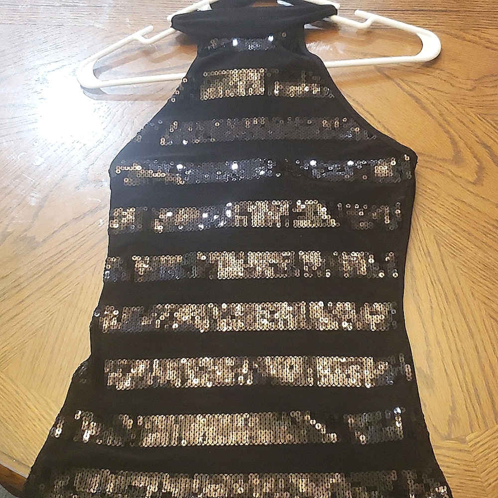 Top with round flat beads